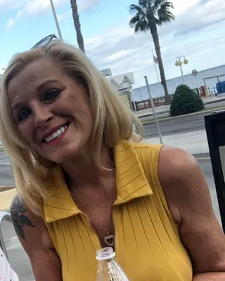 Amandine, 41 ans, cougar à Barsac