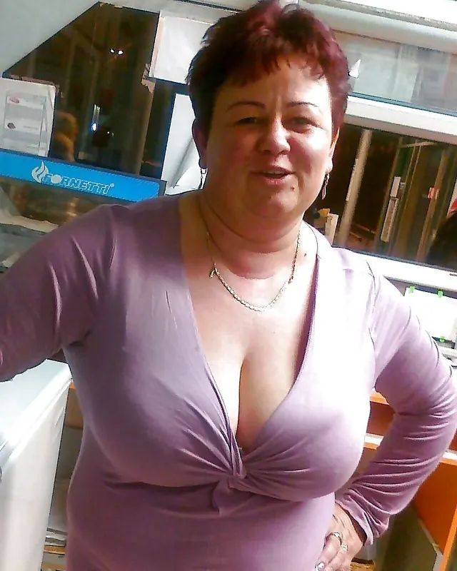 Perrine, 44 ans, cougar à Saint-Pierre-des-Fleurs